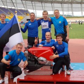 Eesti mehed pärast hõbeda toonud mootorpumbaga hargnemist. MM Jinju 2013.